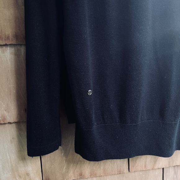 Lululemon Without Tags High Low Raglan Sweater  Wool Blend Knit Black Ptp 23” - Picture 11 of 14